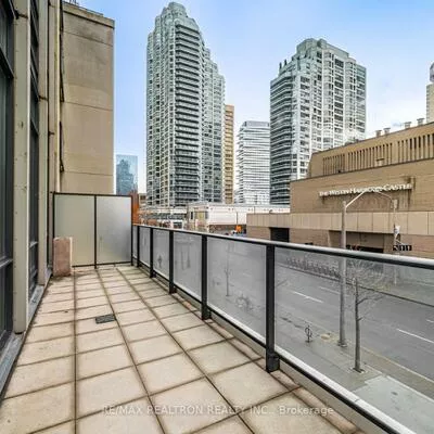 33, Bay, Waterfront Communities C1, Toronto