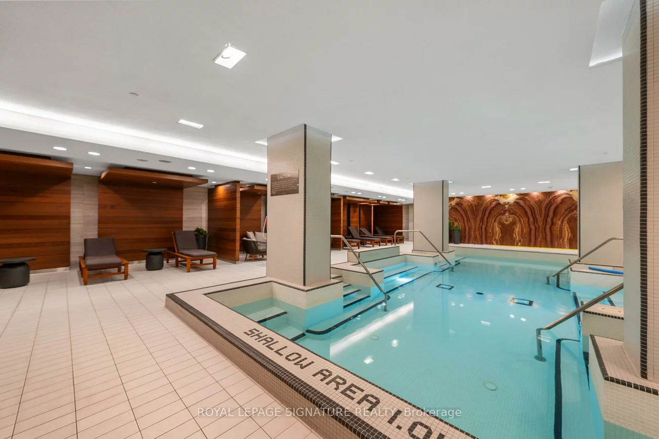 39, Queens, Waterfront Communities C8, Toronto