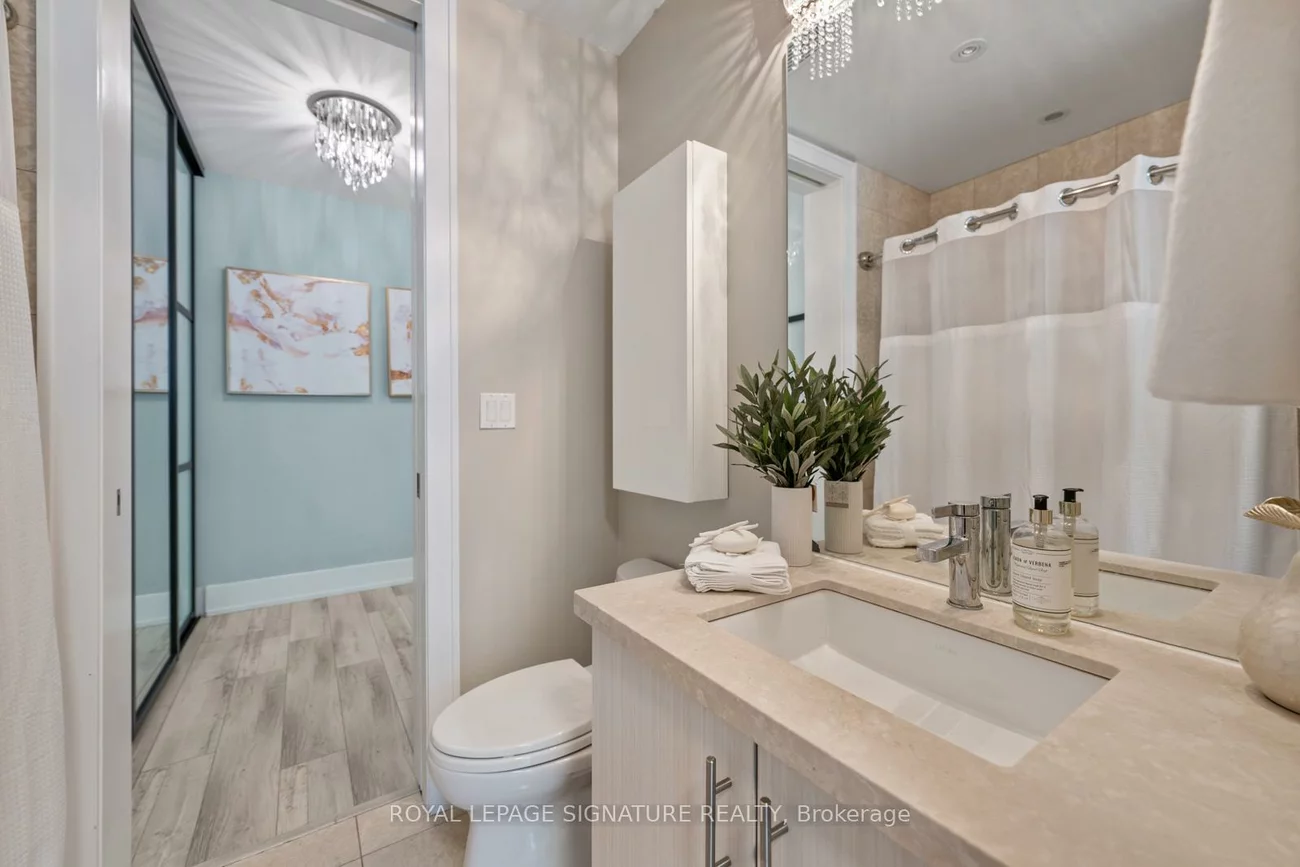 39, Queens, Waterfront Communities C8, Toronto