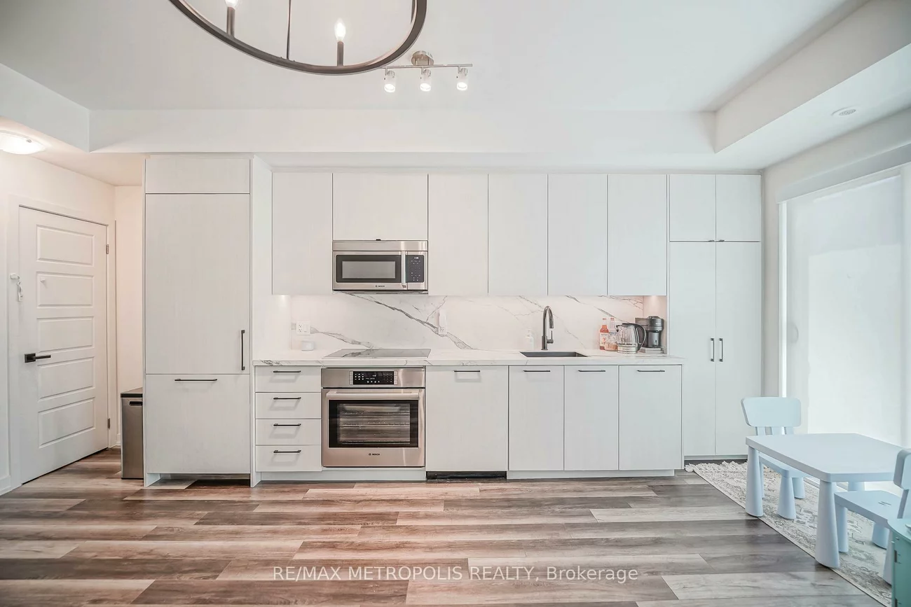 871, Sheppard, Clanton Park, Toronto