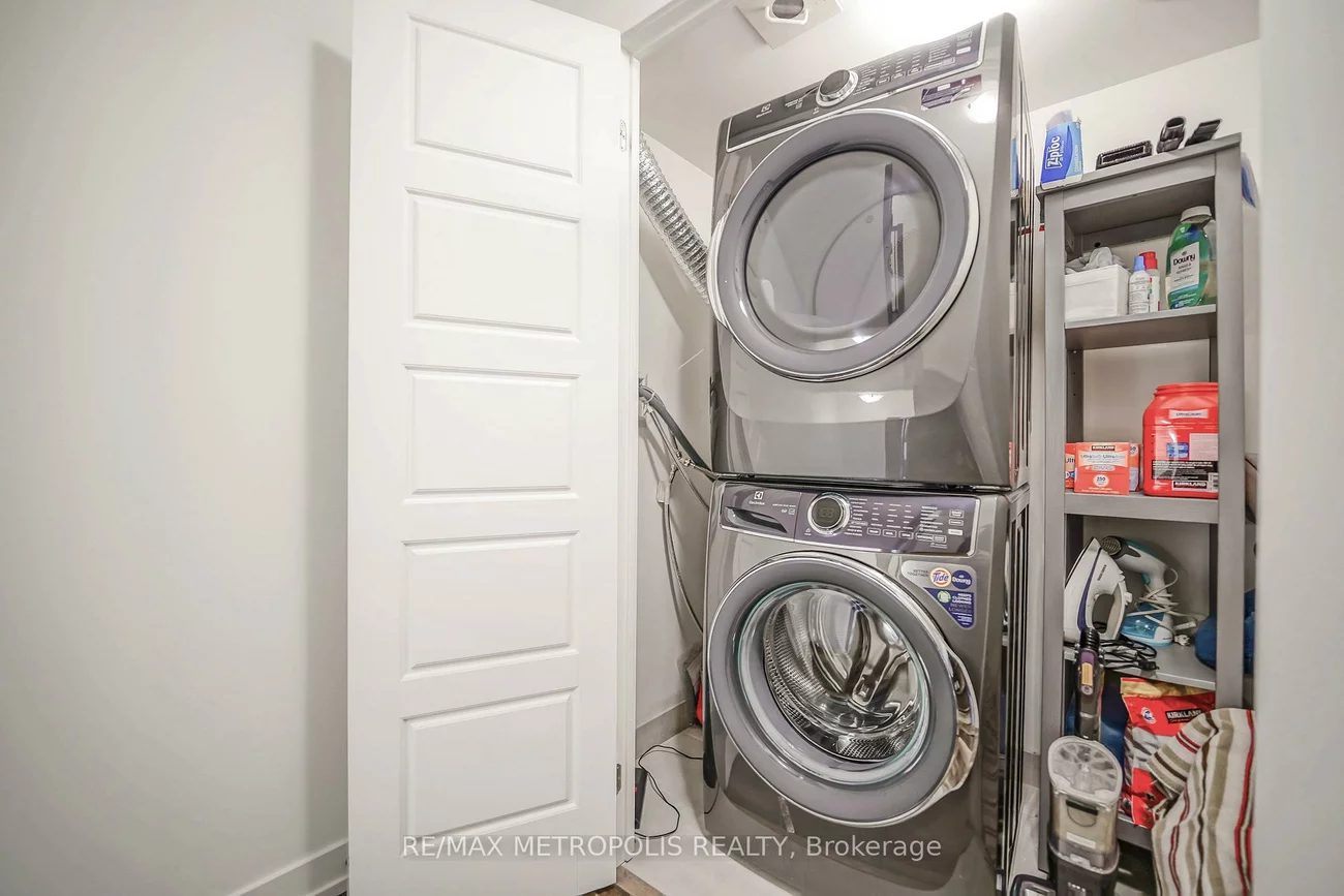 871, Sheppard, Clanton Park, Toronto