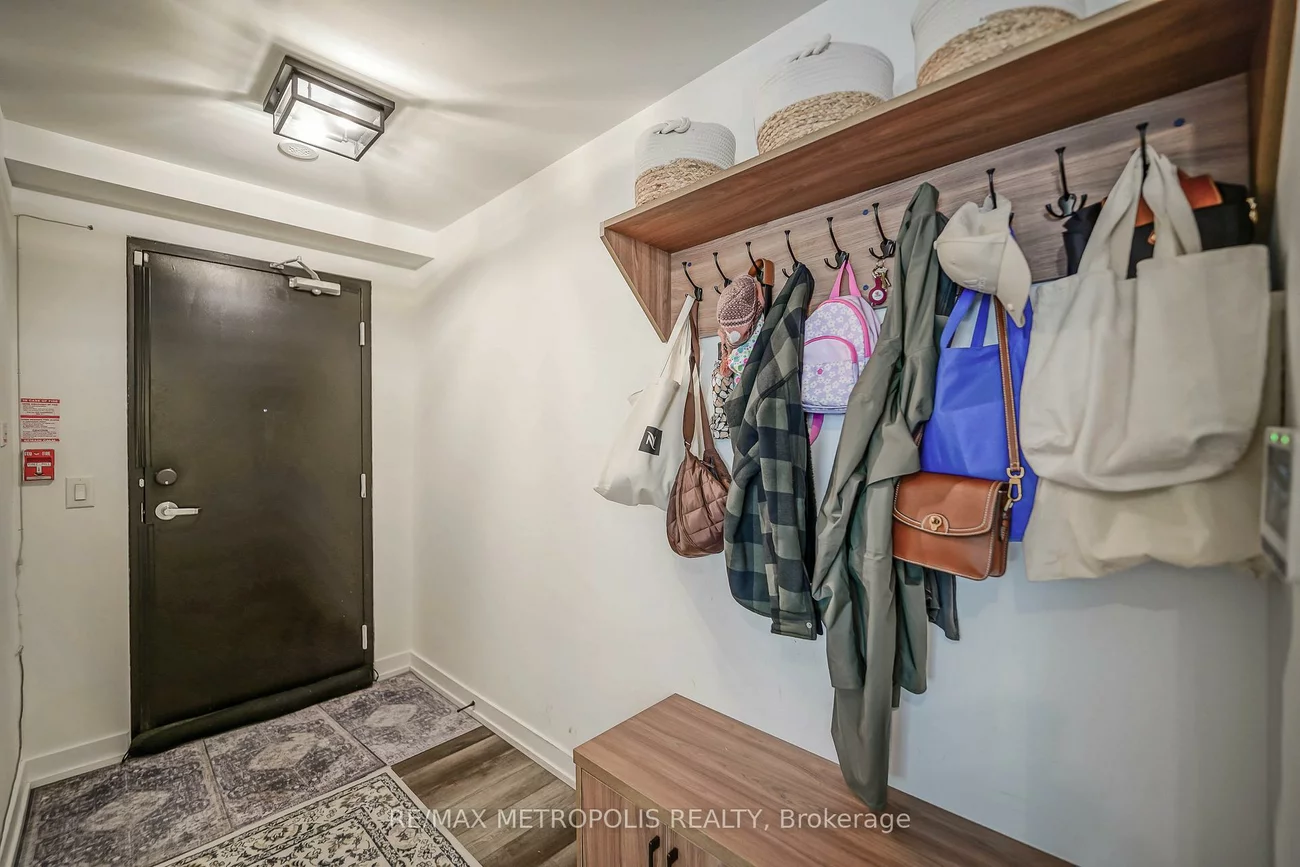 871, Sheppard, Clanton Park, Toronto