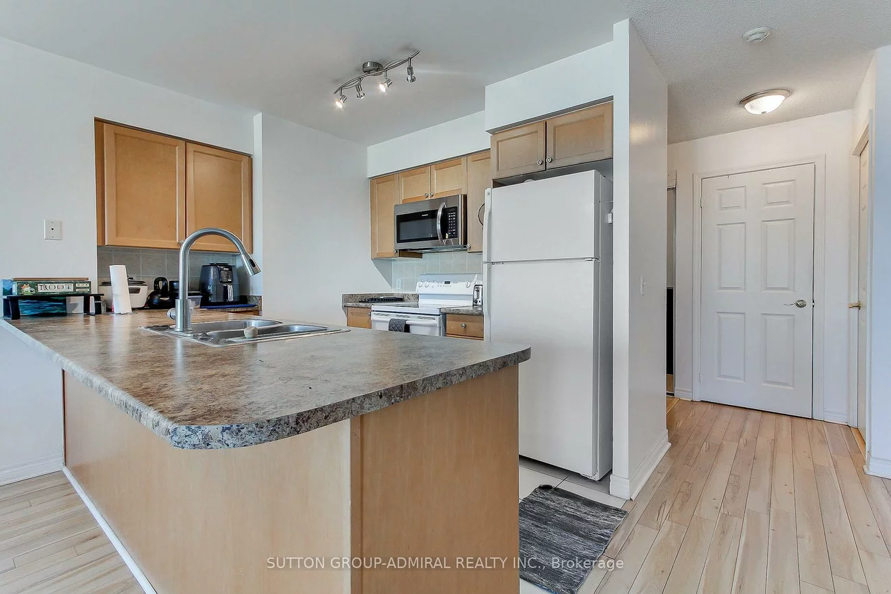 30, Grand Trunk, Waterfront Communities C1, Toronto