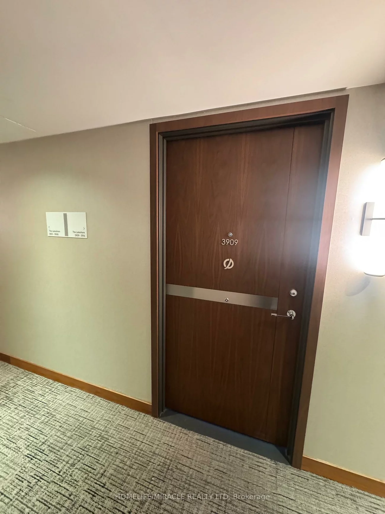 19, Bathurst, Waterfront Communities C1, Toronto