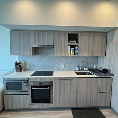 19, Bathurst, Waterfront Communities C1, Toronto