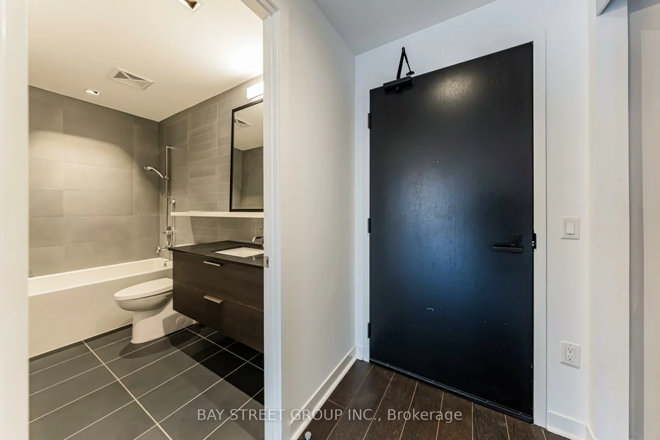 501, Adelaide, Waterfront Communities C1, Toronto