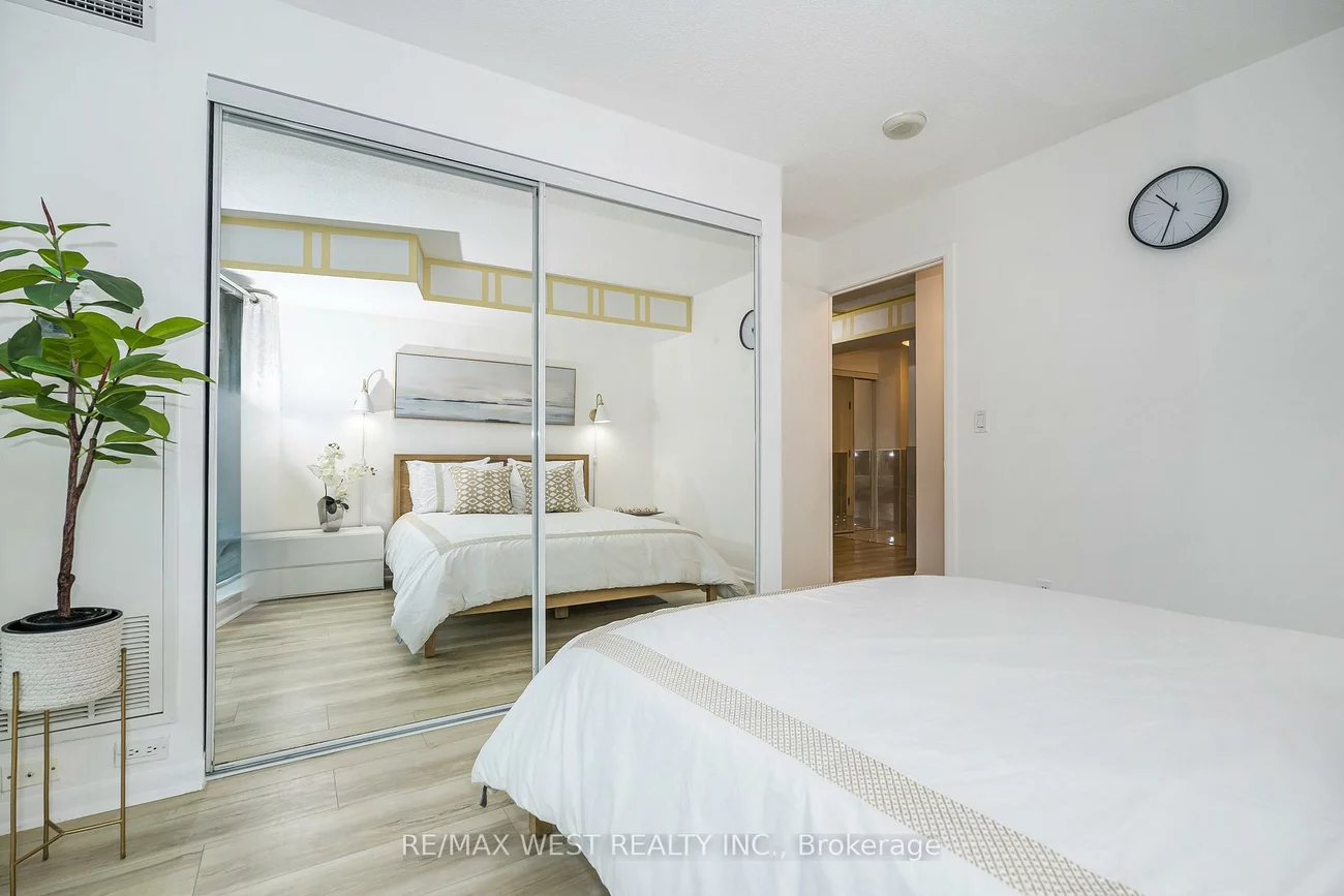 209, Fort York, Niagara, Toronto