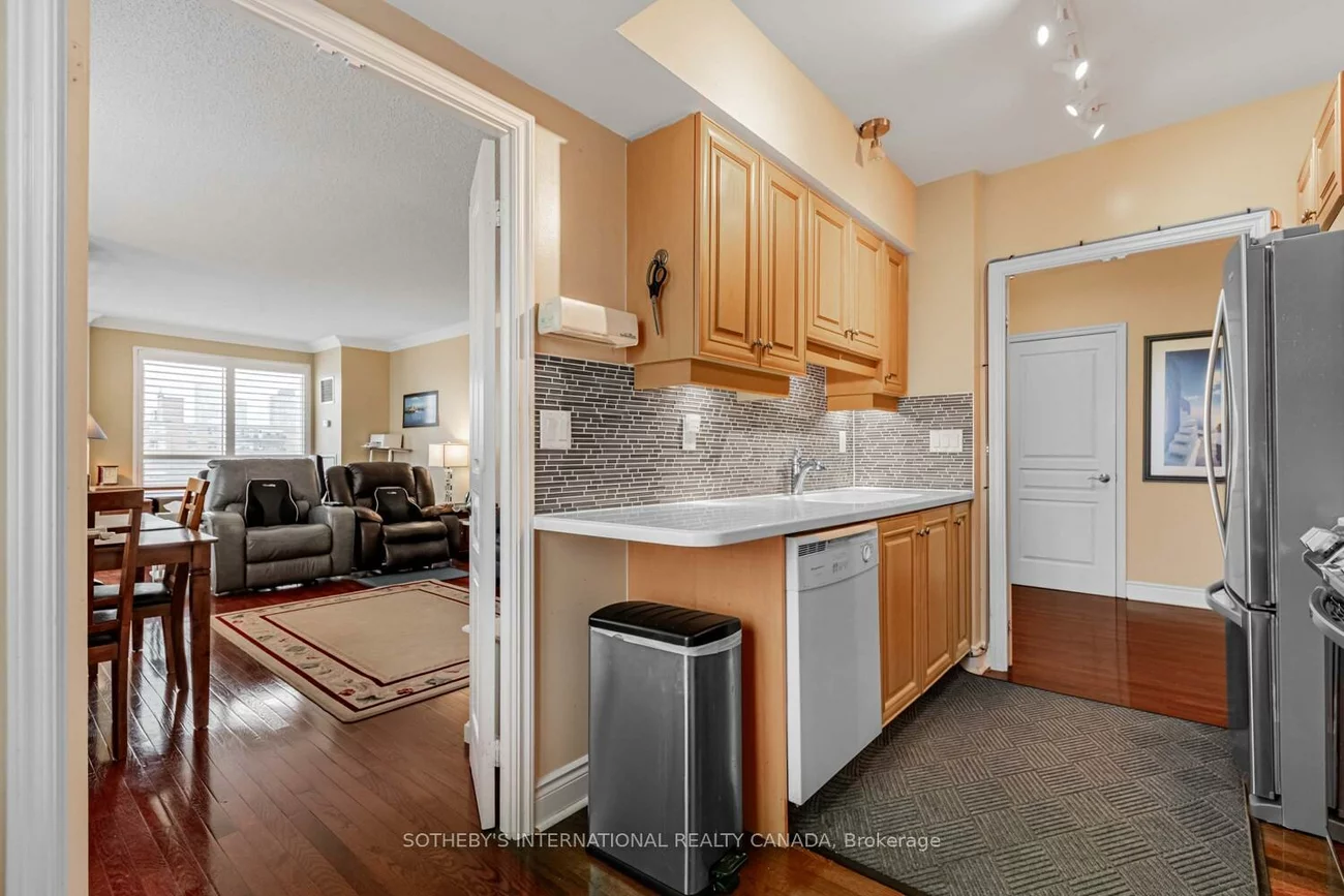 10, Delisle, Yonge-St. Clair, Toronto