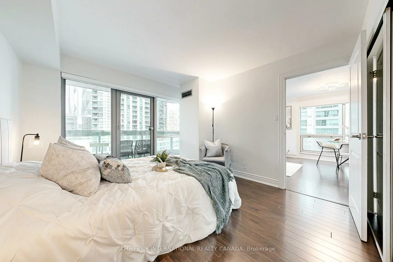 10, Queens, Waterfront Communities C1, Toronto