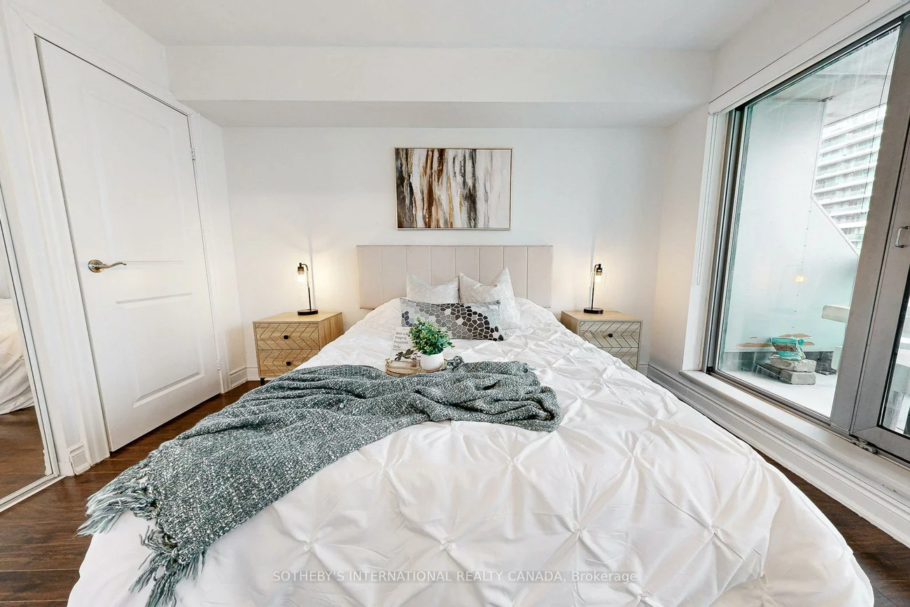 10, Queens, Waterfront Communities C1, Toronto