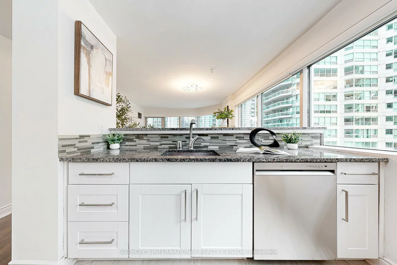 10, Queens, Waterfront Communities C1, Toronto