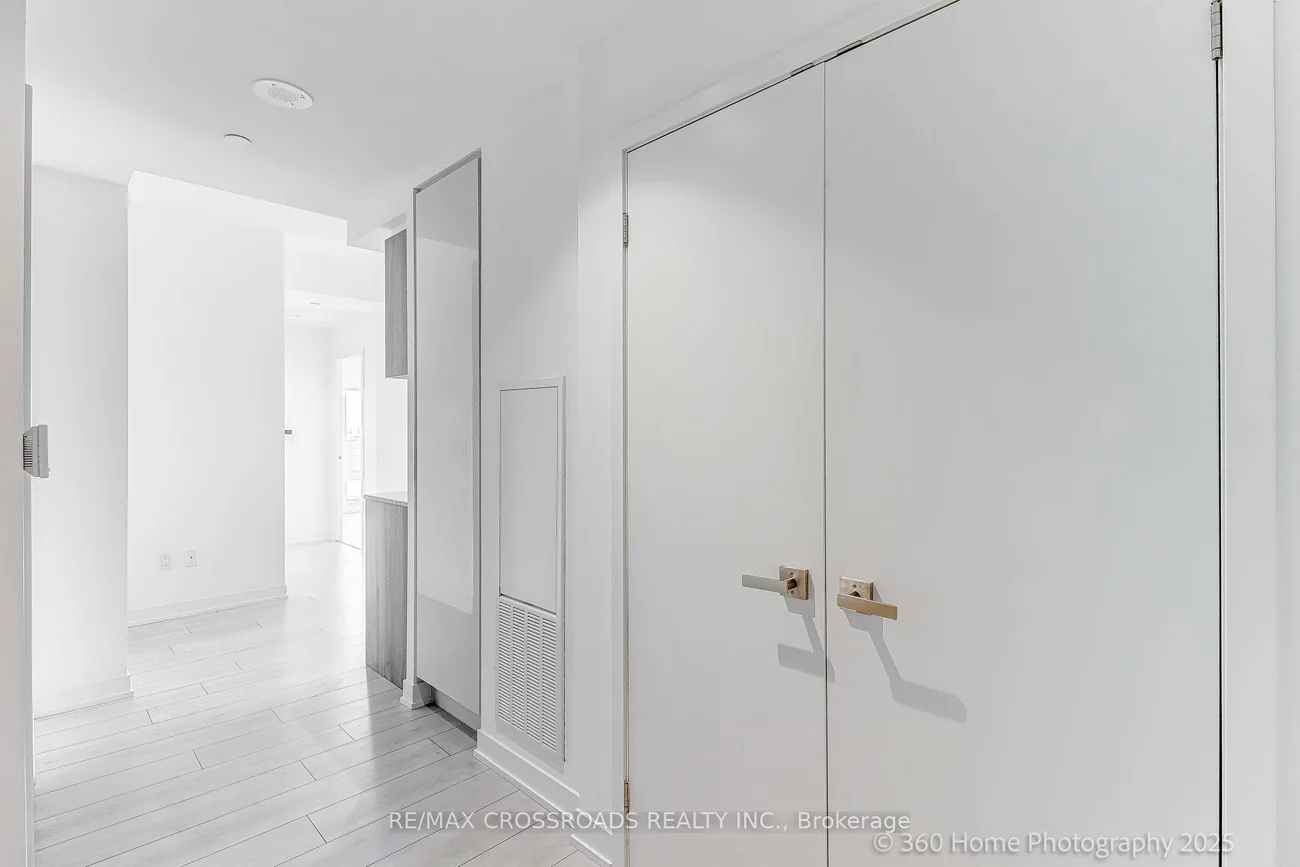 31, Tippett, Clanton Park, Toronto