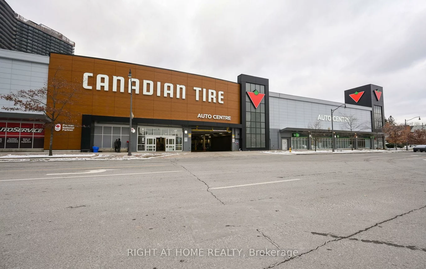 19, Singer, Bayview Village, Toronto