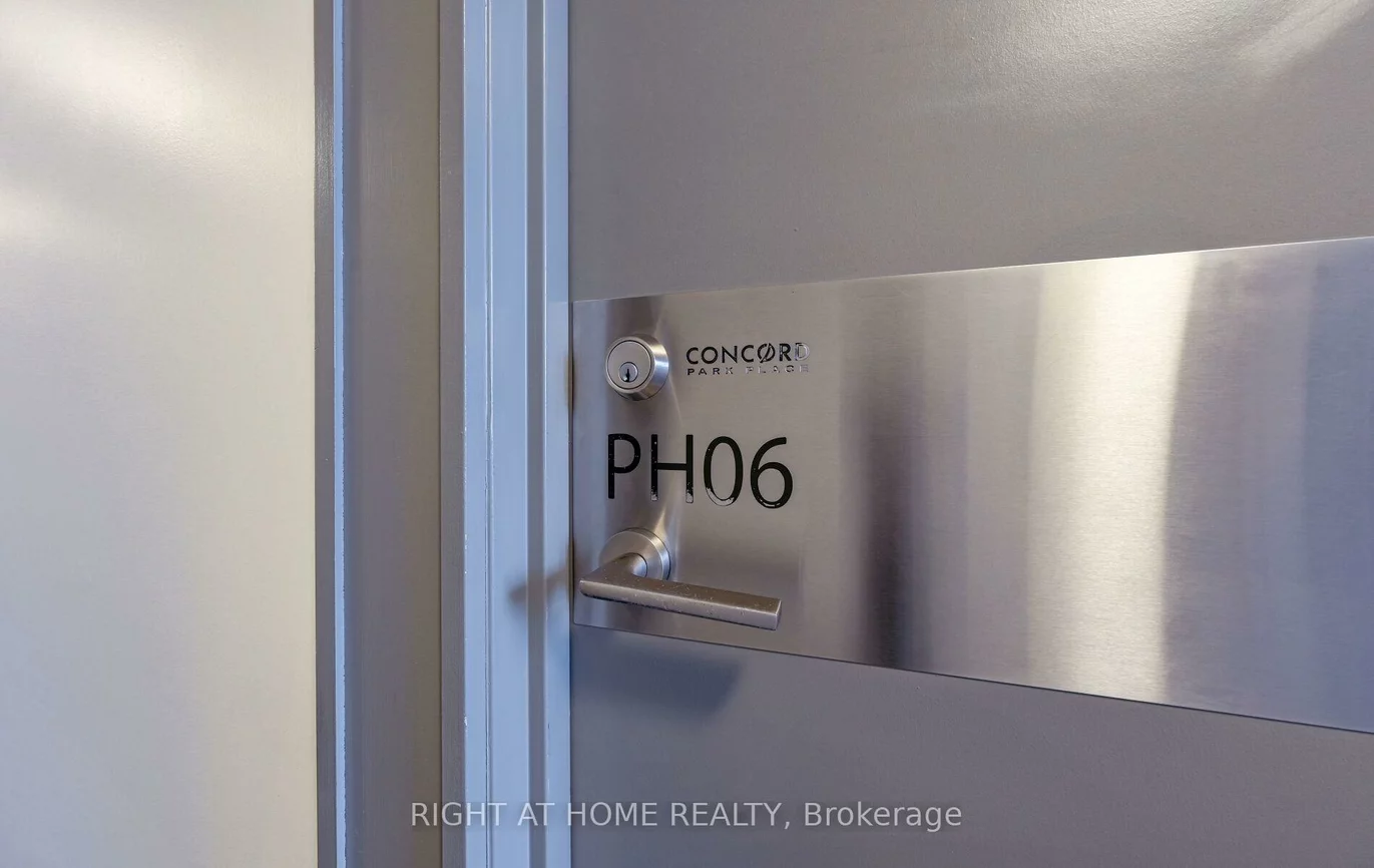 19, Singer, Bayview Village, Toronto