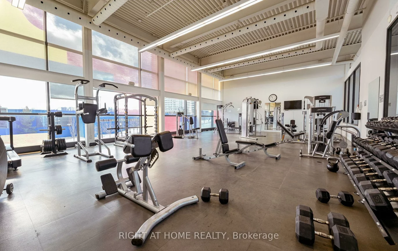 19, Singer, Bayview Village, Toronto