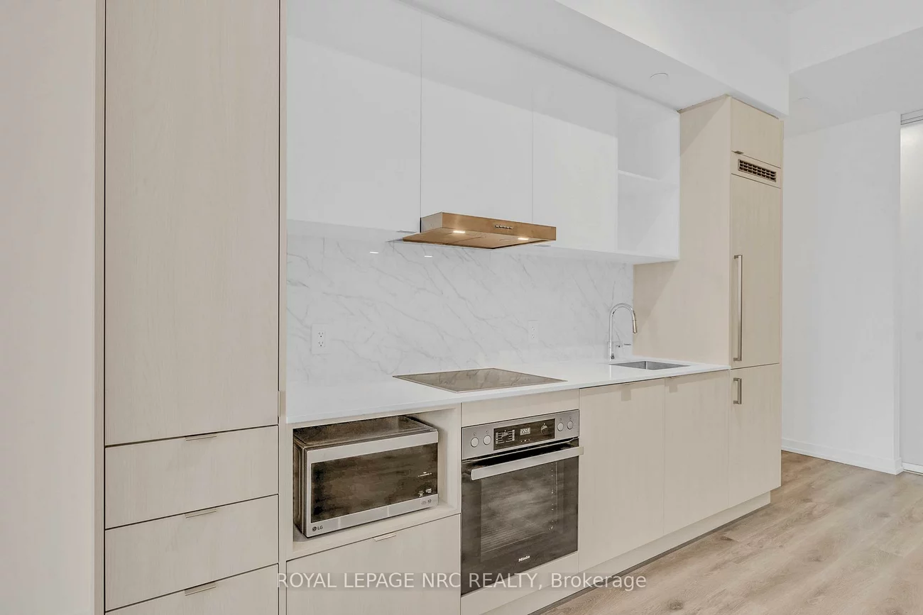 138, Downes, Waterfront Communities C8, Toronto