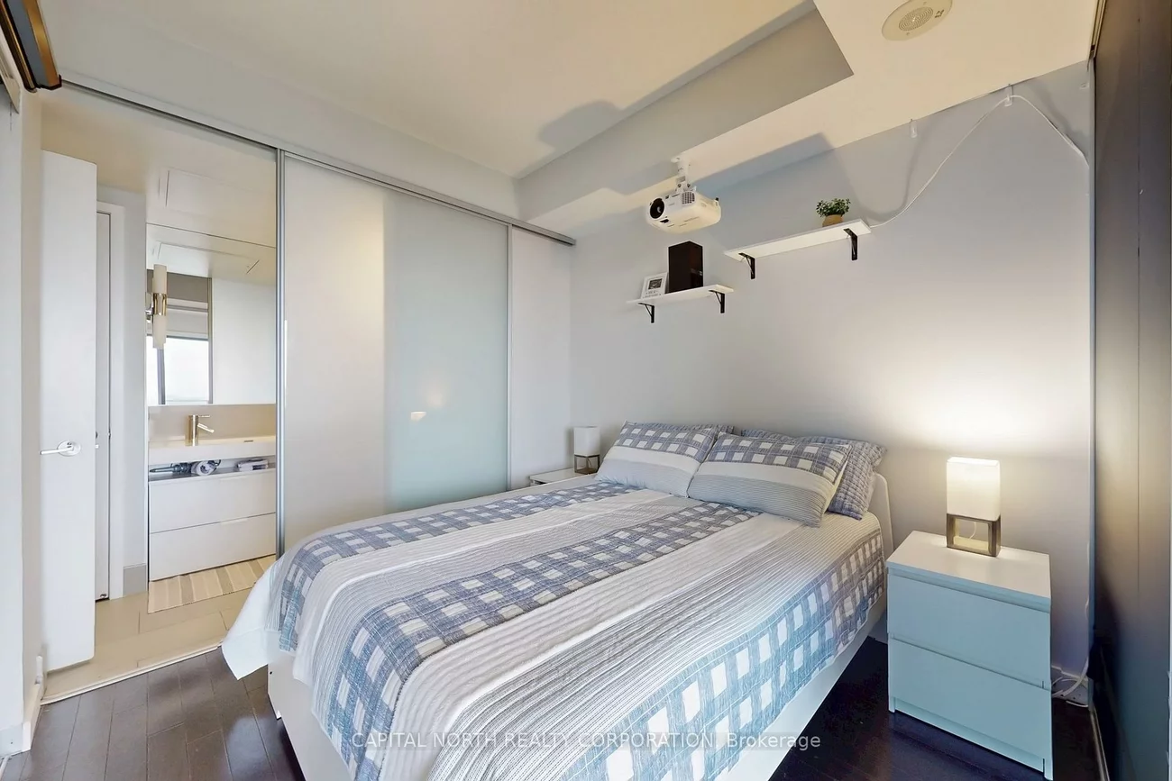 70, Distillery, Waterfront Communities C8, Toronto