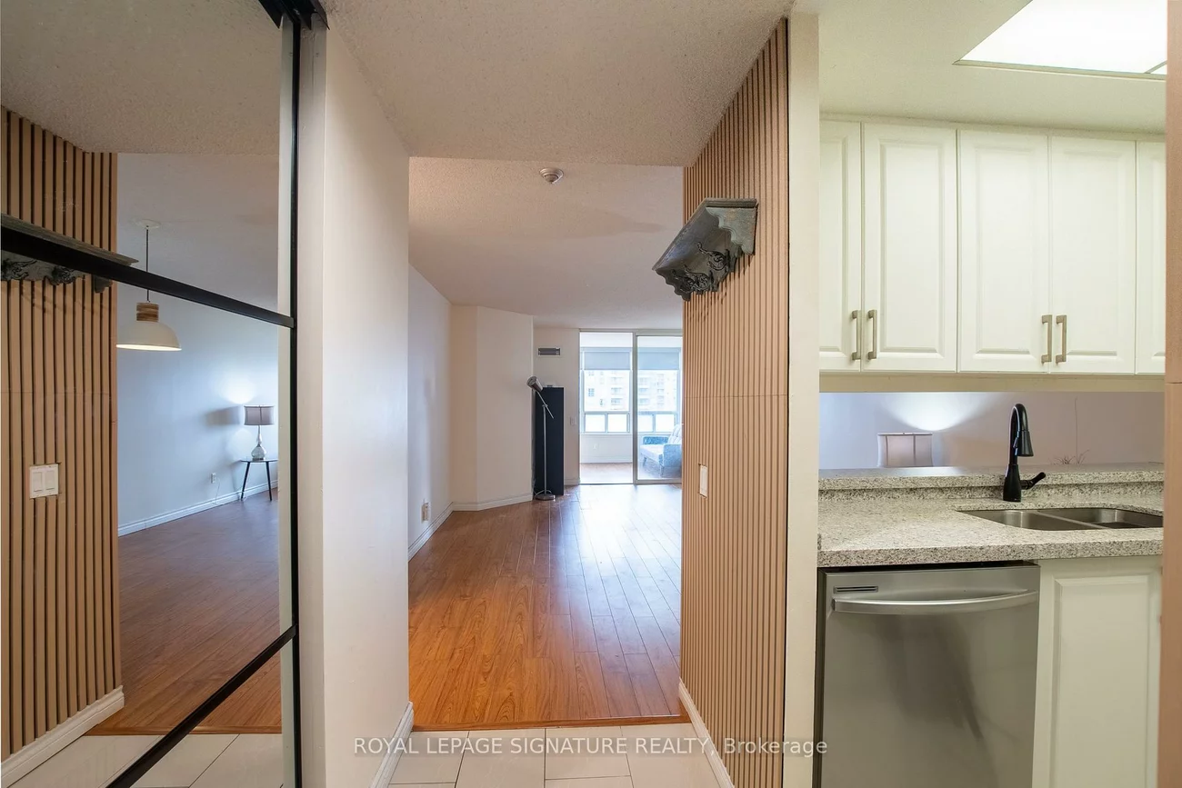 7, Bishop, Newtonbrook East, Toronto