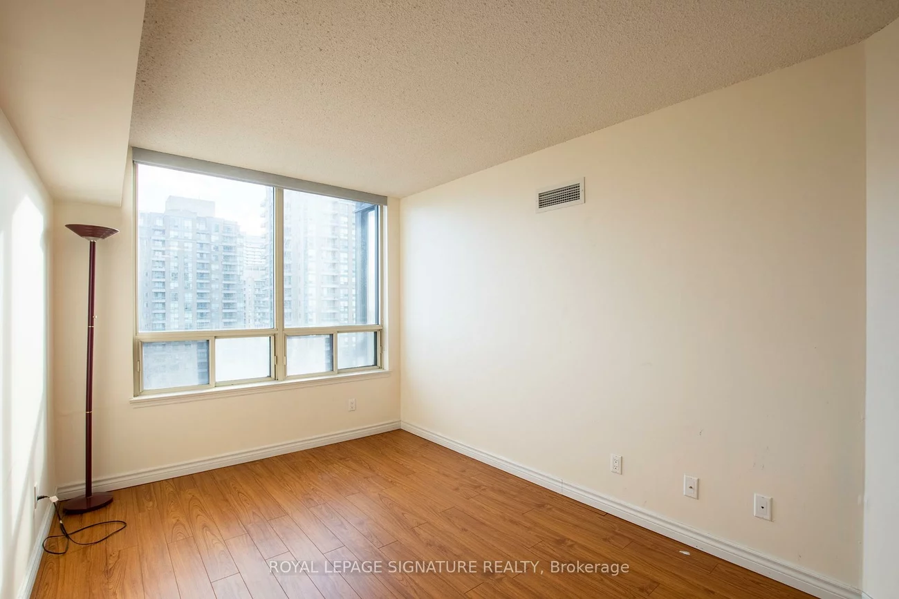 7, Bishop, Newtonbrook East, Toronto