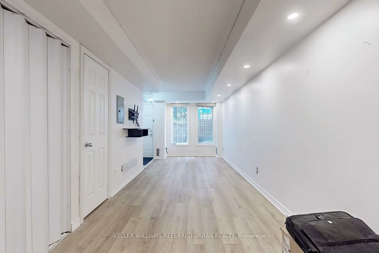 4A, Portland, Waterfront Communities C1, Toronto