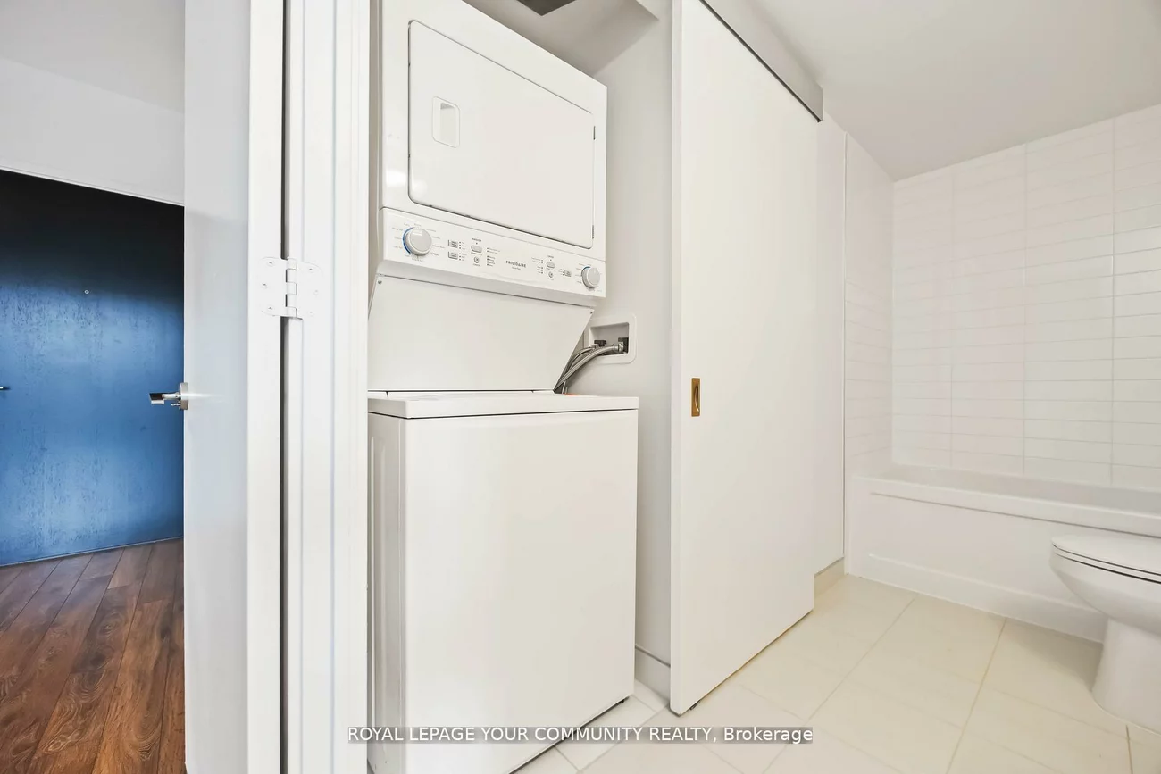 158, Front, Moss Park, Toronto