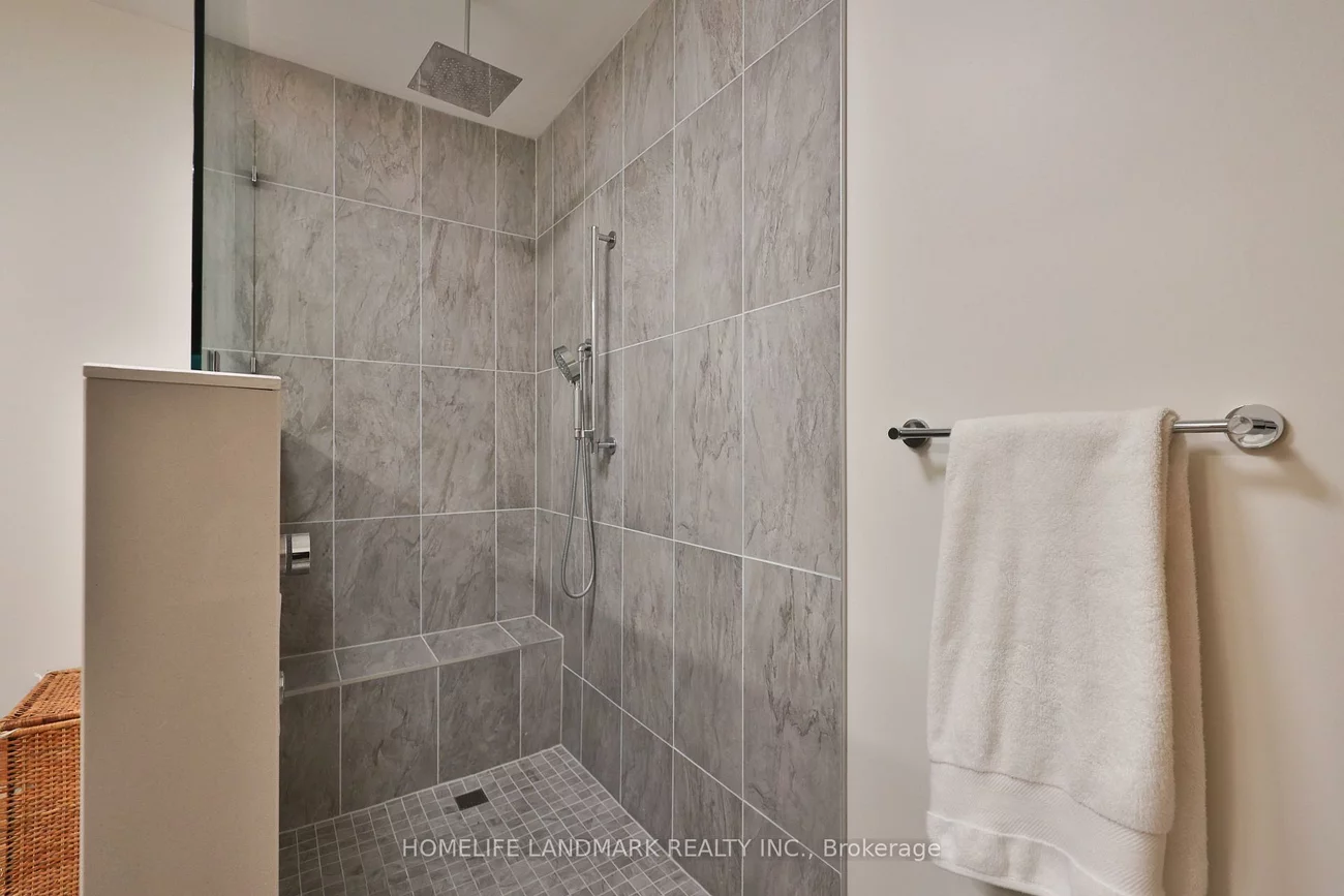 261, King, Moss Park, Toronto