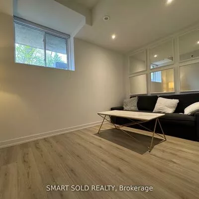 51, Winlock, Newtonbrook East, Toronto