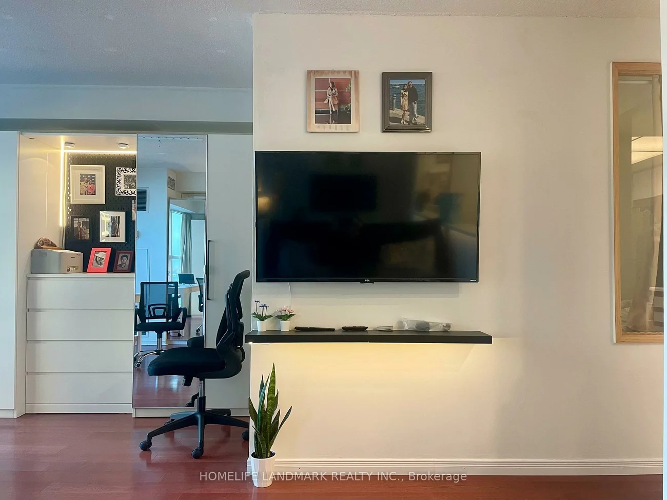 99, Harbour, Waterfront Communities C1, Toronto