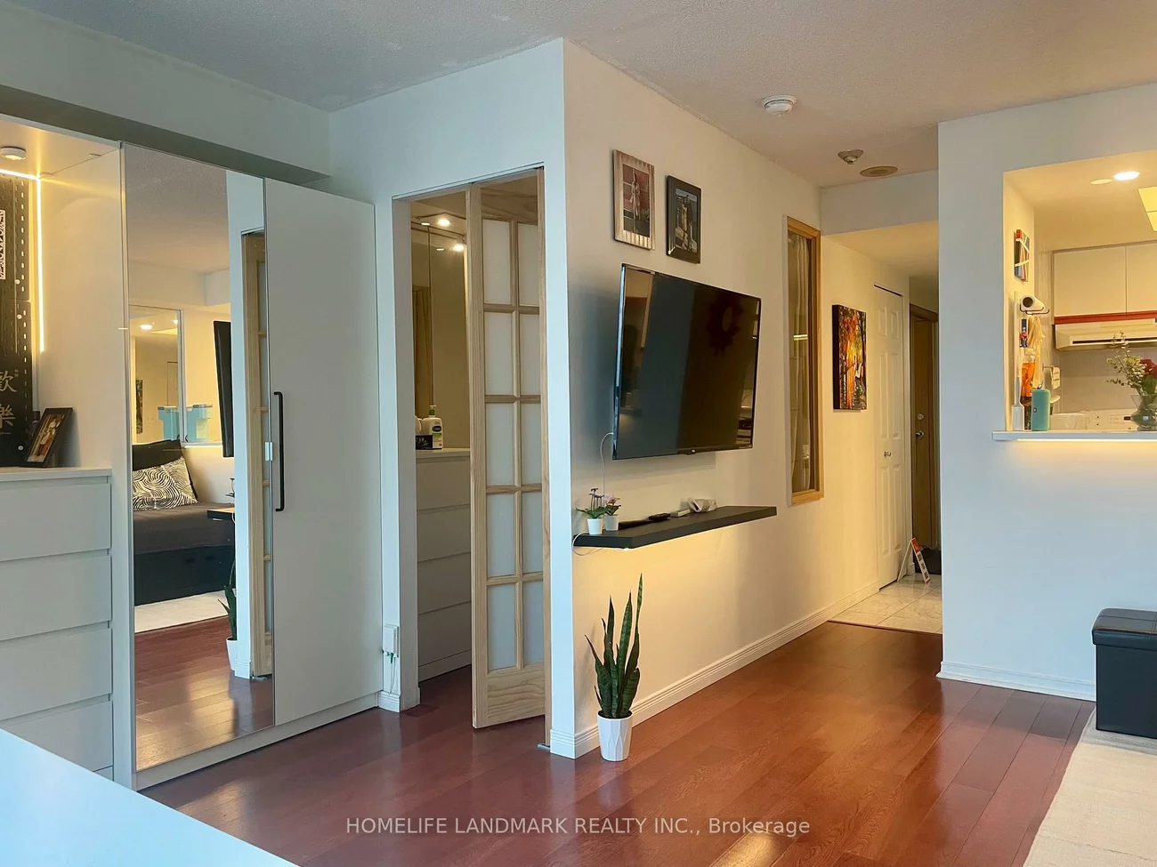 99, Harbour, Waterfront Communities C1, Toronto