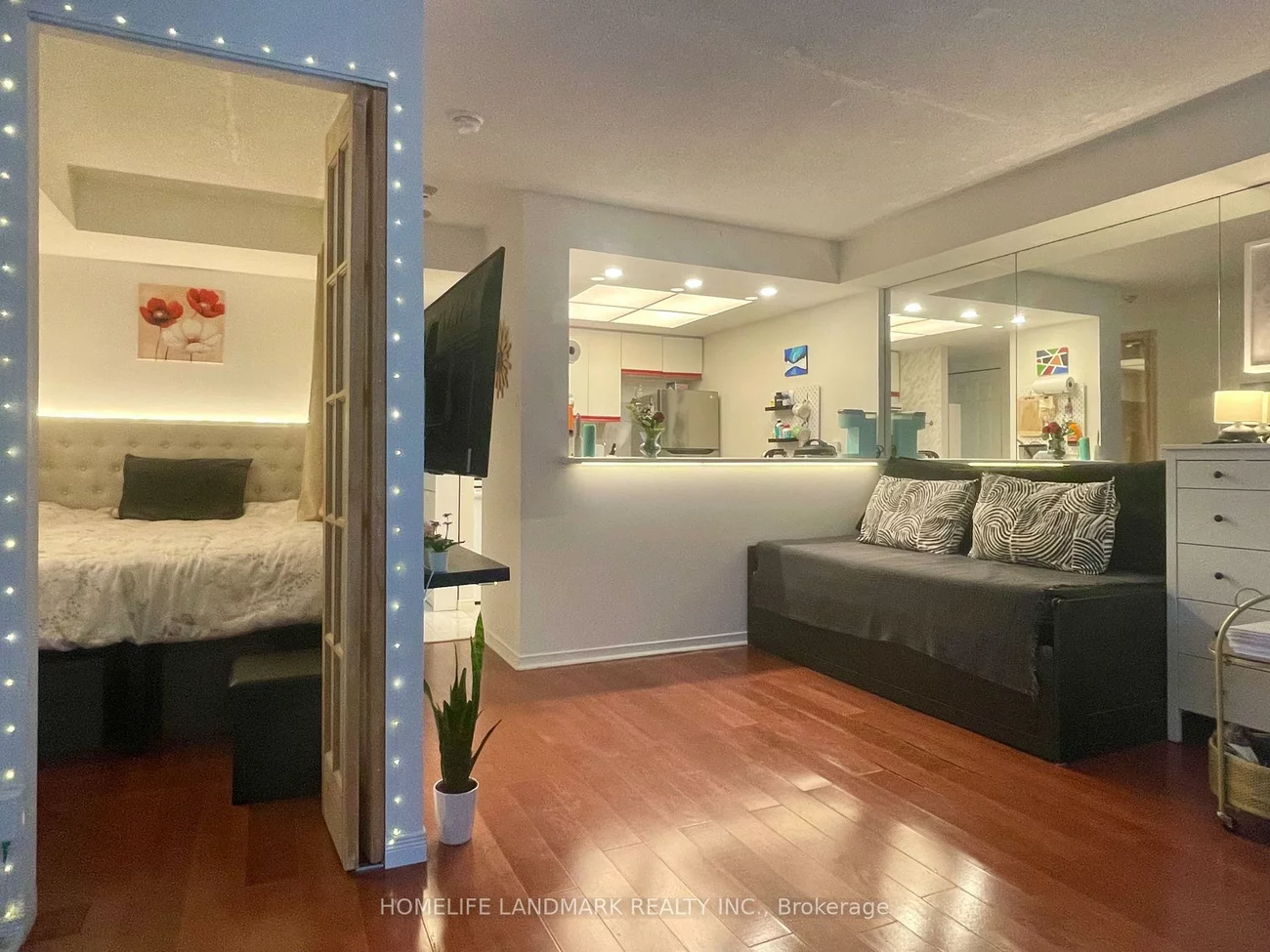 99, Harbour, Waterfront Communities C1, Toronto