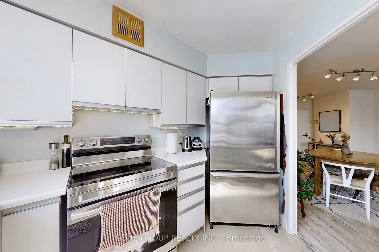 25, Maitland, Church-Yonge Corridor, Toronto