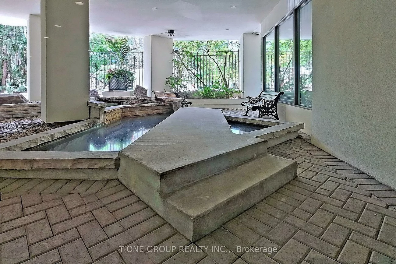 25, Maitland, Church-Yonge Corridor, Toronto