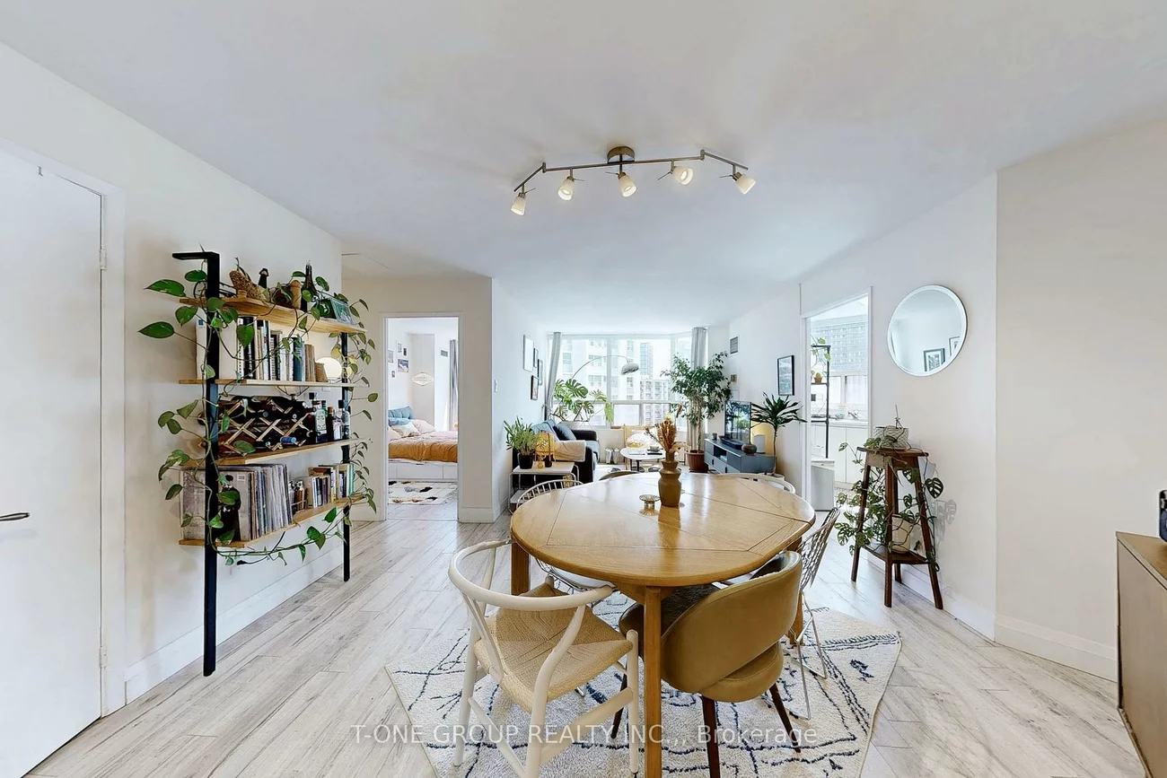 25, Maitland, Church-Yonge Corridor, Toronto