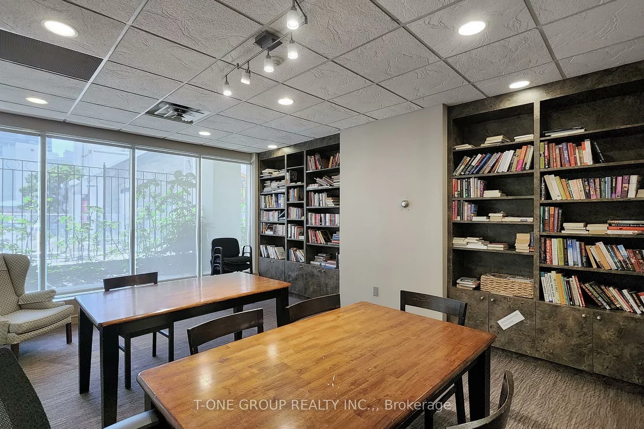 25, Maitland, Church-Yonge Corridor, Toronto