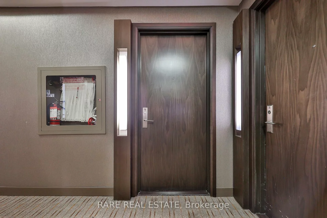 68, Canterbury, Willowdale West, Toronto