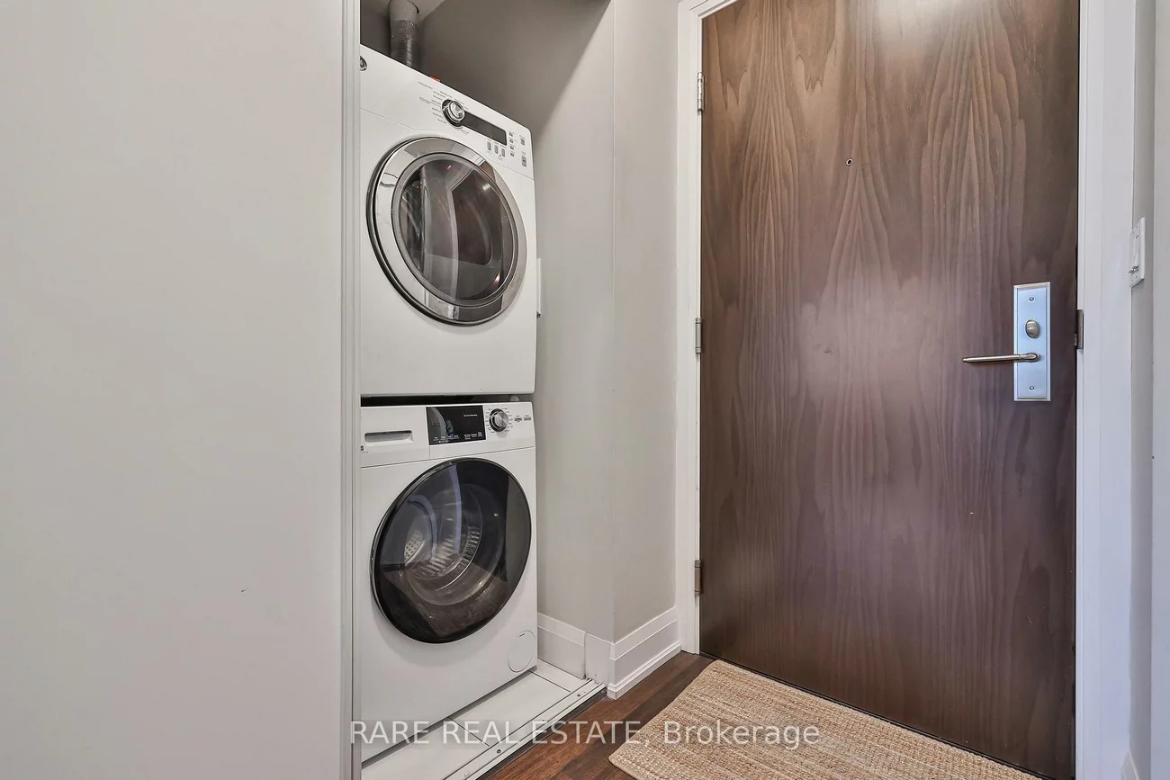 68, Canterbury, Willowdale West, Toronto