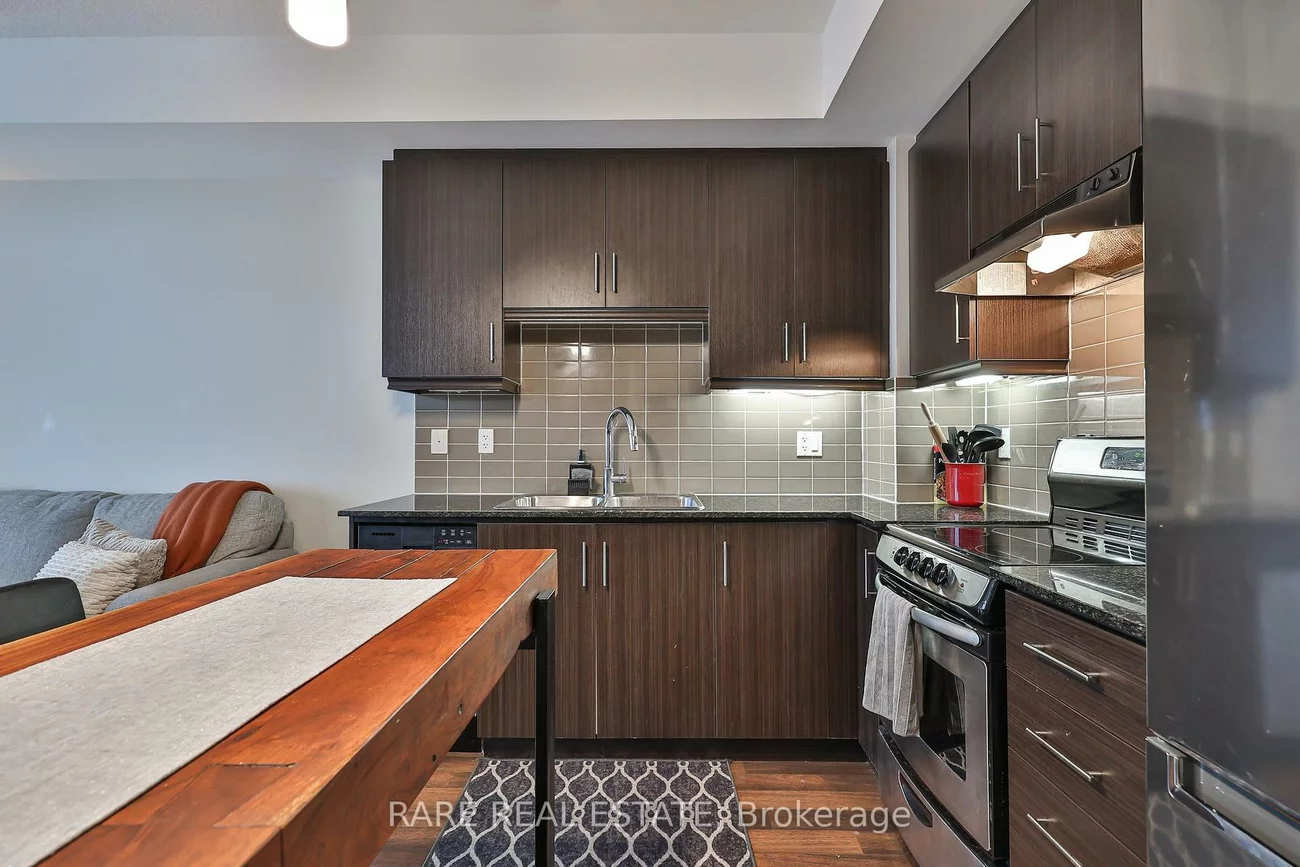 68, Canterbury, Willowdale West, Toronto