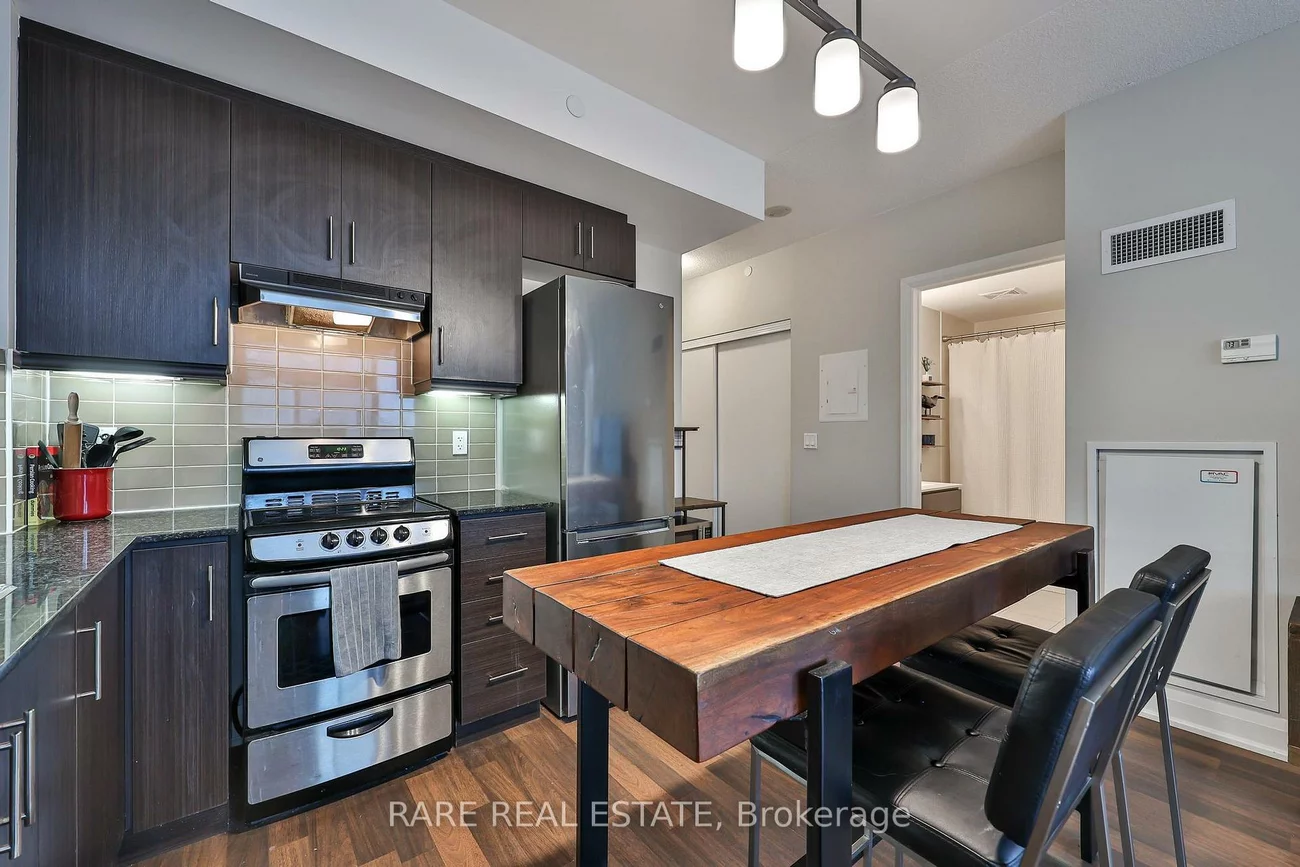 68, Canterbury, Willowdale West, Toronto