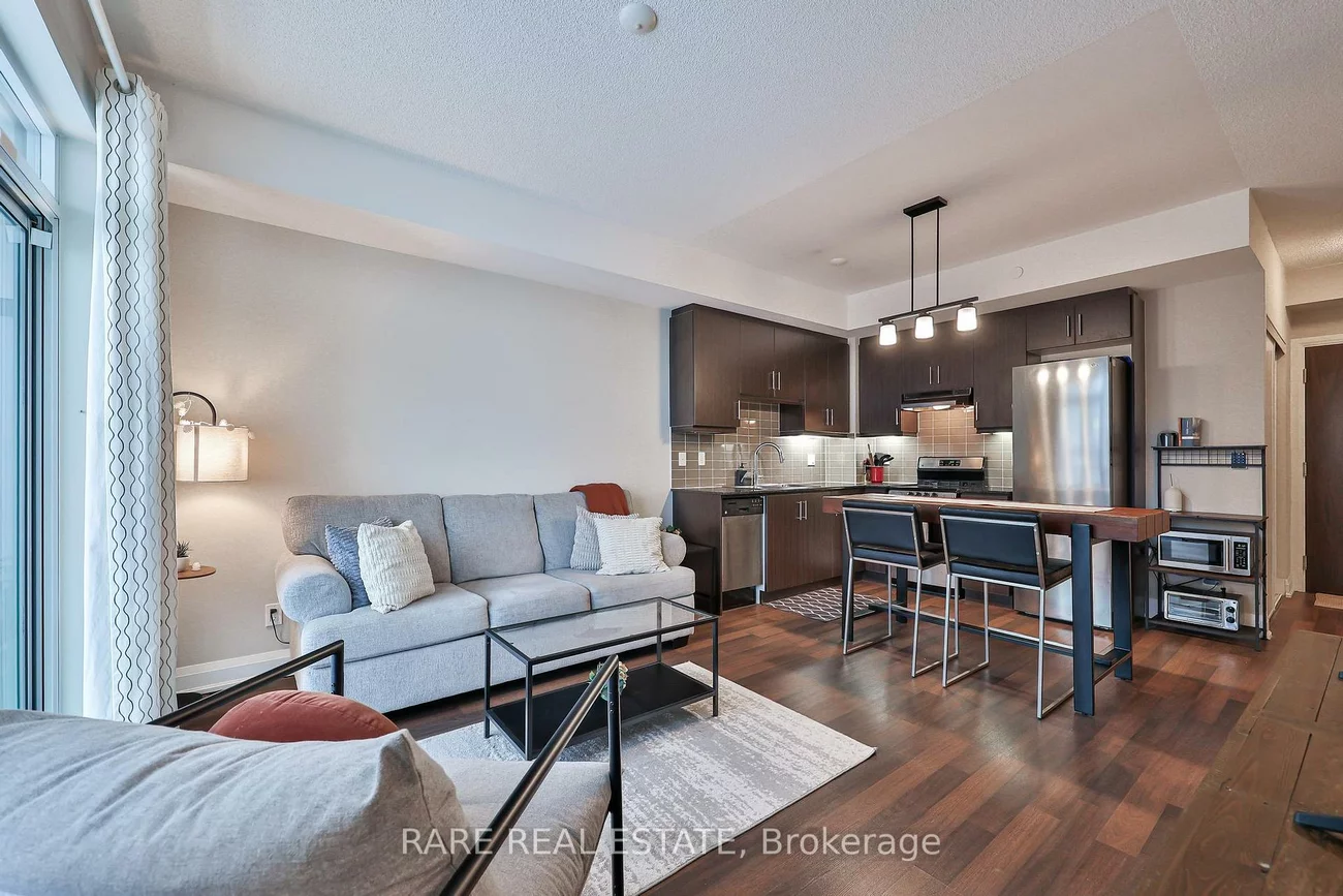 68, Canterbury, Willowdale West, Toronto