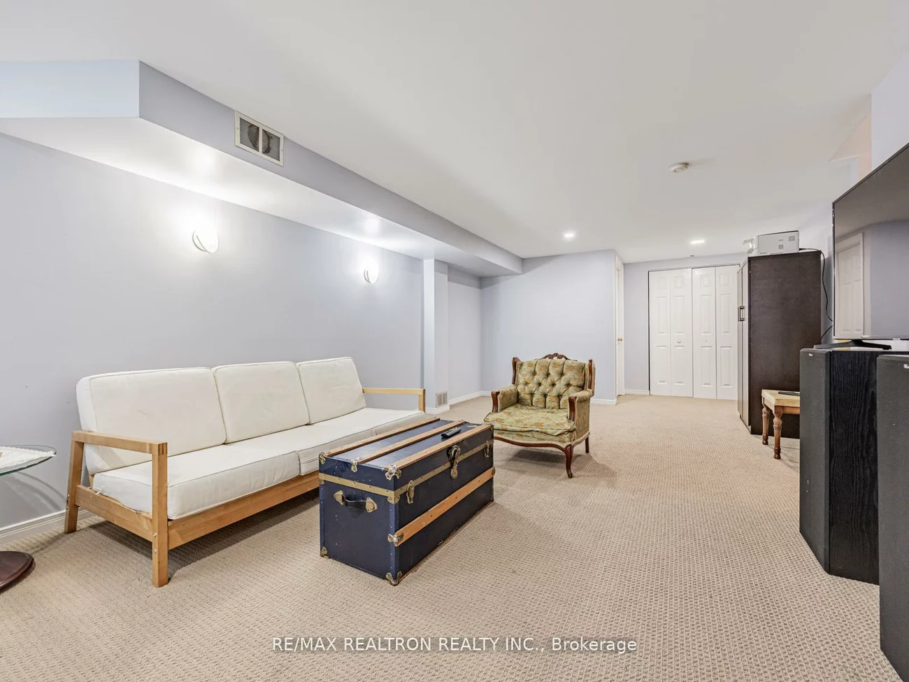 15D, Overlea, Thorncliffe Park, Toronto