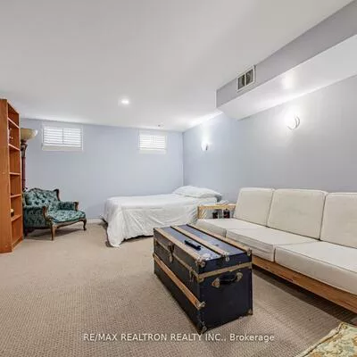 15D, Overlea, Thorncliffe Park, Toronto