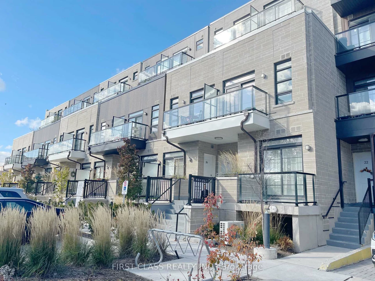 57, Finch, Willowdale West, Toronto