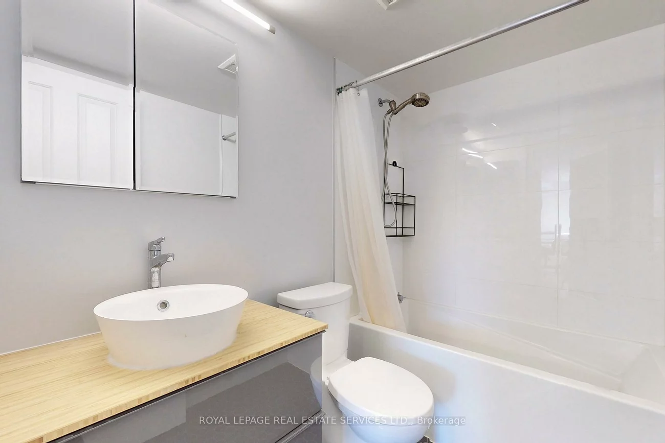 152, St Patrick, Kensington-Chinatown, Toronto