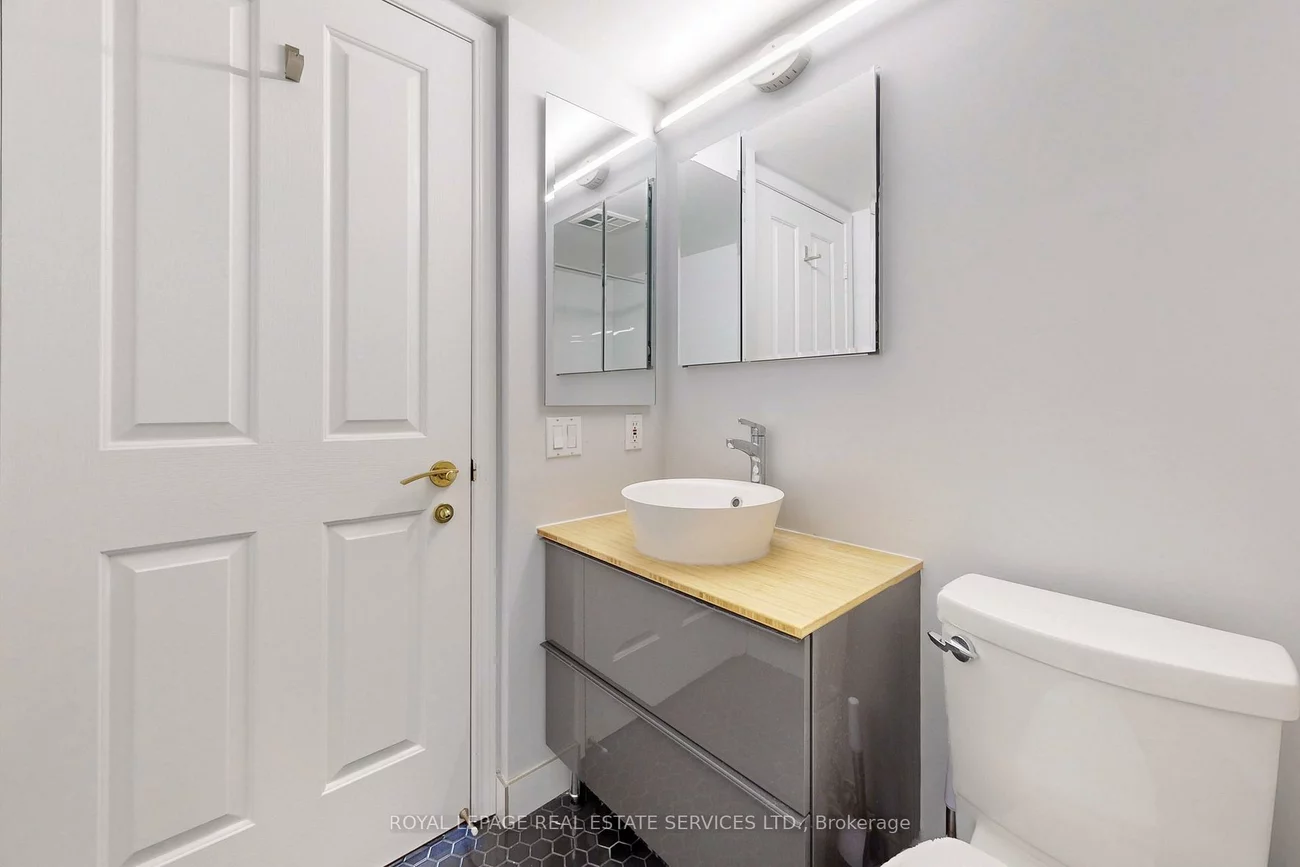 152, St Patrick, Kensington-Chinatown, Toronto