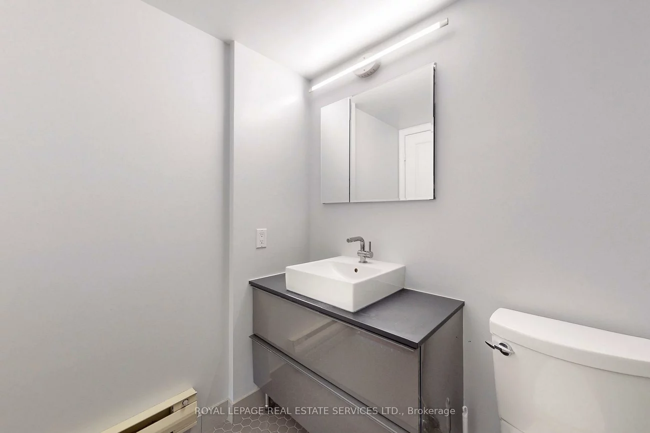 152, St Patrick, Kensington-Chinatown, Toronto