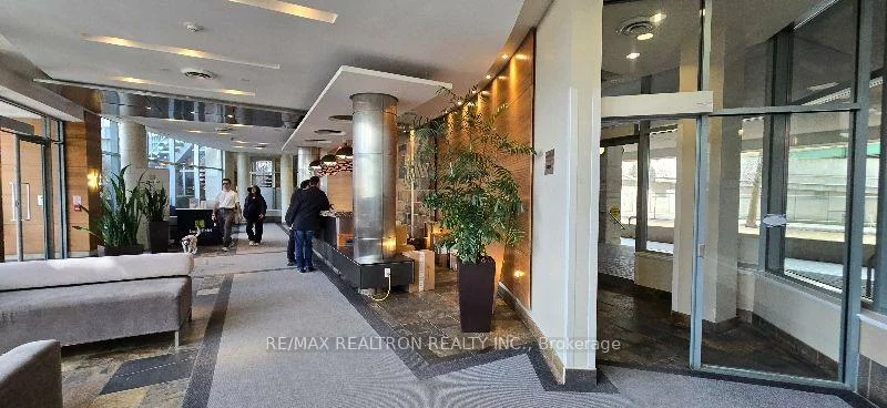 228, Queens, Waterfront Communities C1, Toronto