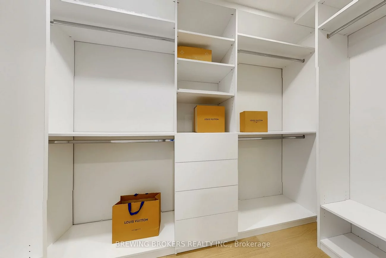 85, Skymark, Hillcrest Village, Toronto