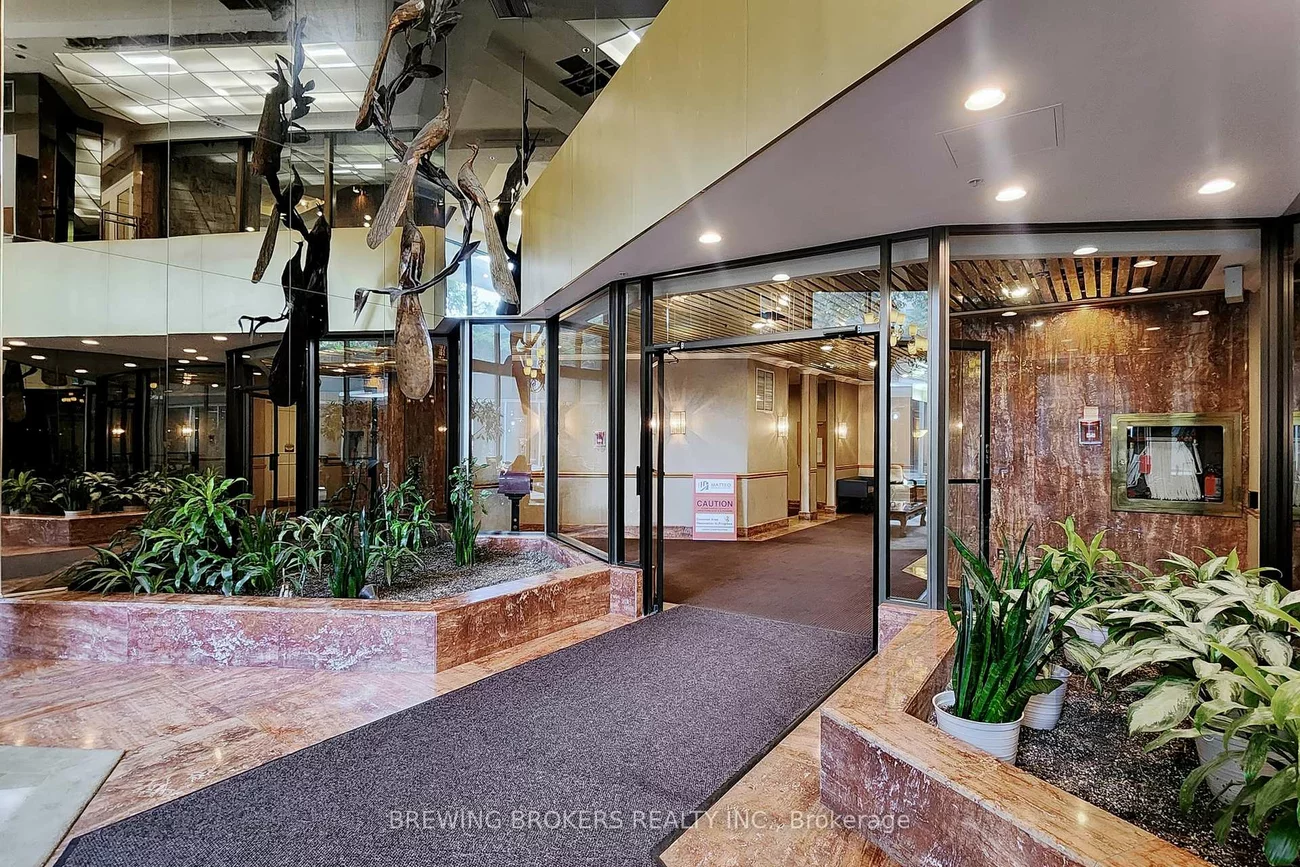 85, Skymark, Hillcrest Village, Toronto