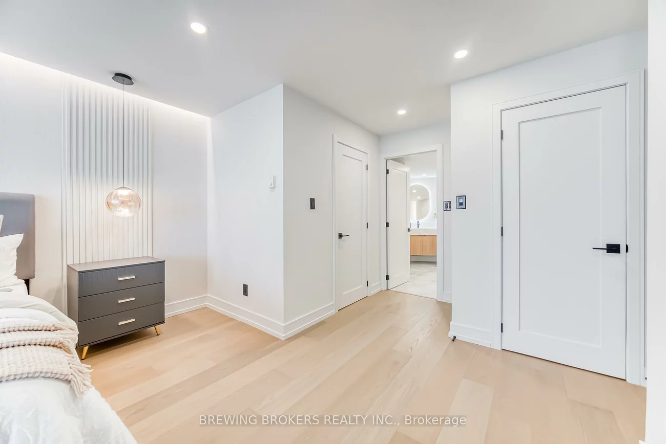 85, Skymark, Hillcrest Village, Toronto