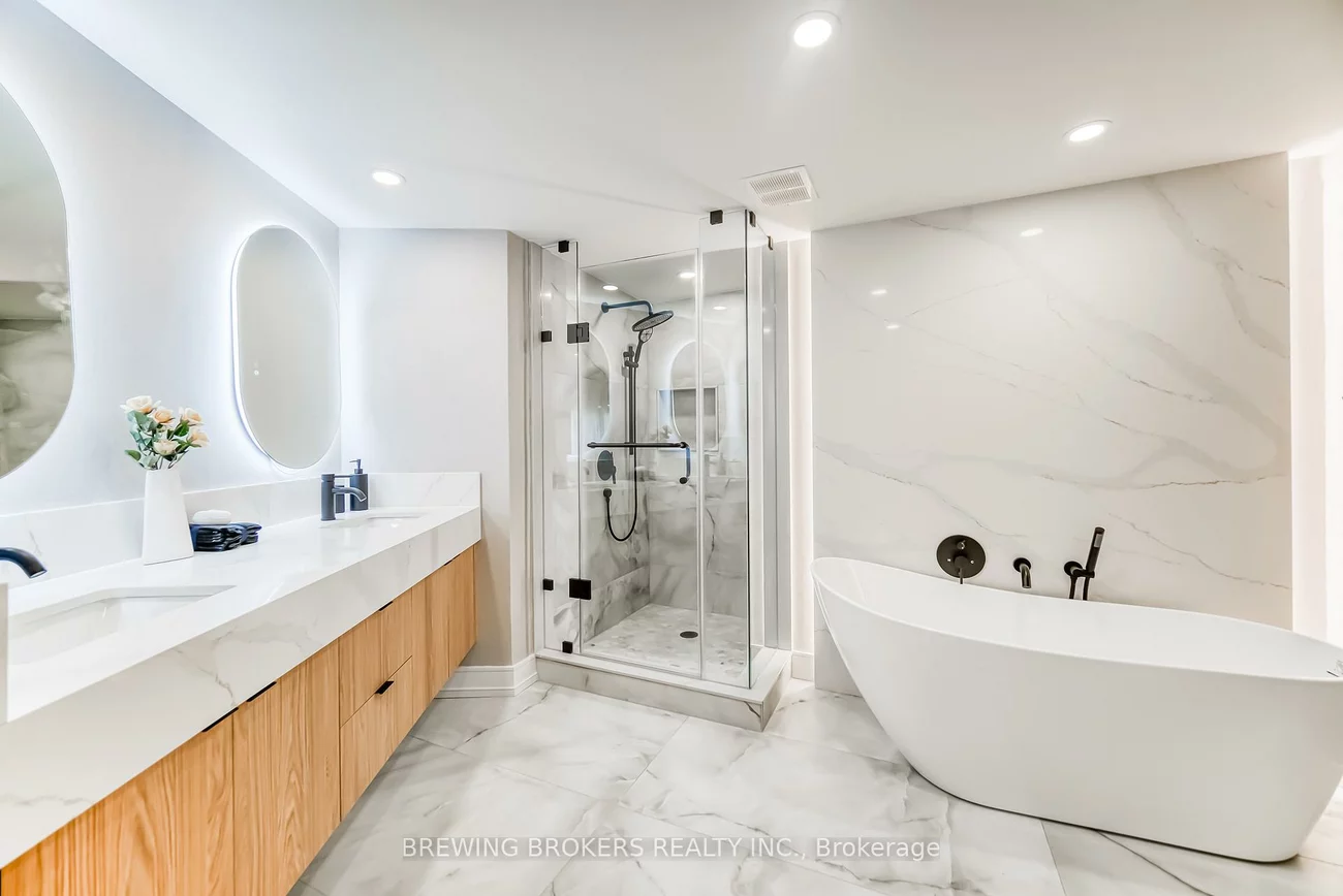 85, Skymark, Hillcrest Village, Toronto